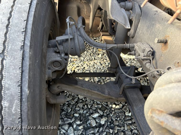 image for item YA1778 2020 Freightliner Cascadia 126 semi truck