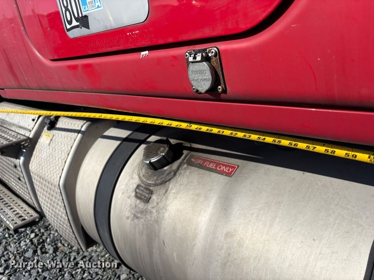 image for item YA1778 2020 Freightliner Cascadia 126 semi truck