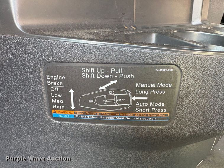 image for item YA1778 2020 Freightliner Cascadia 126 semi truck