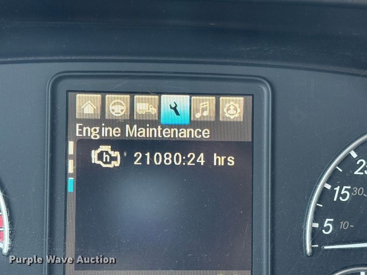 image for item YA1778 2020 Freightliner Cascadia 126 semi truck