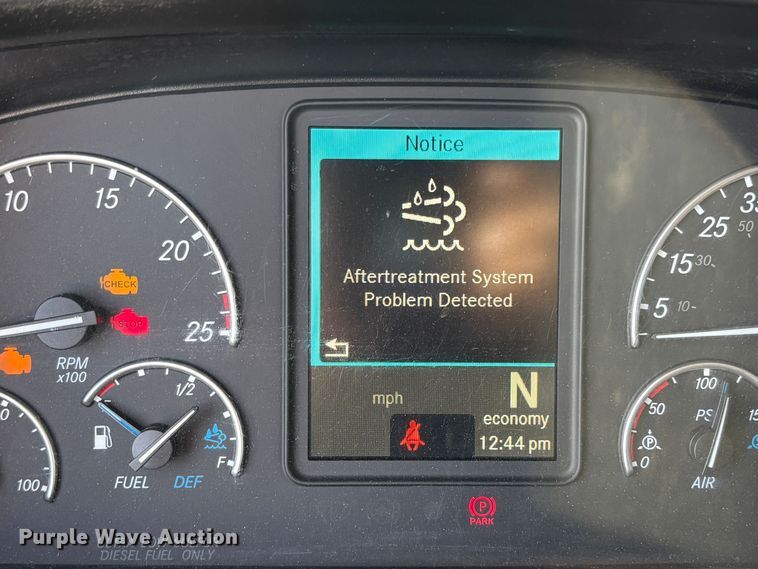 image for item YA1778 2020 Freightliner Cascadia 126 semi truck