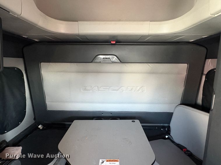 image for item YA1778 2020 Freightliner Cascadia 126 semi truck