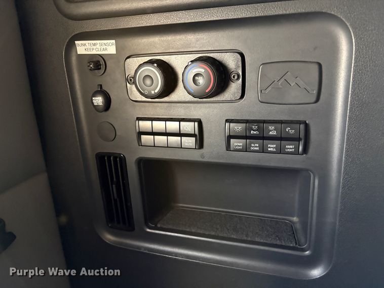 image for item YA1778 2020 Freightliner Cascadia 126 semi truck