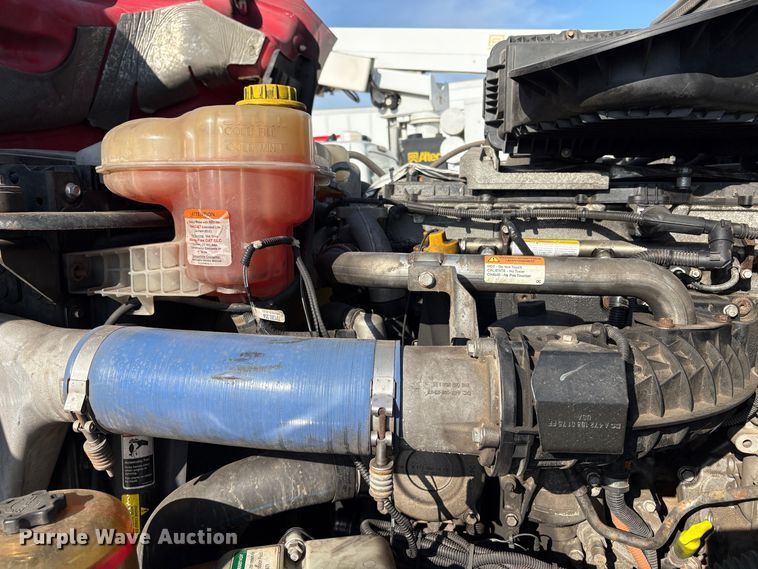 image for item YA1778 2020 Freightliner Cascadia 126 semi truck