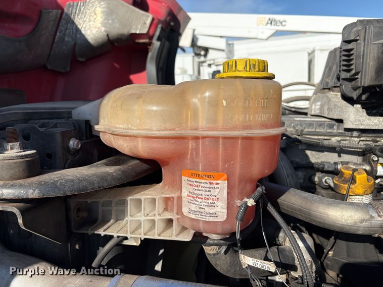 image for item YA1778 2020 Freightliner Cascadia 126 semi truck