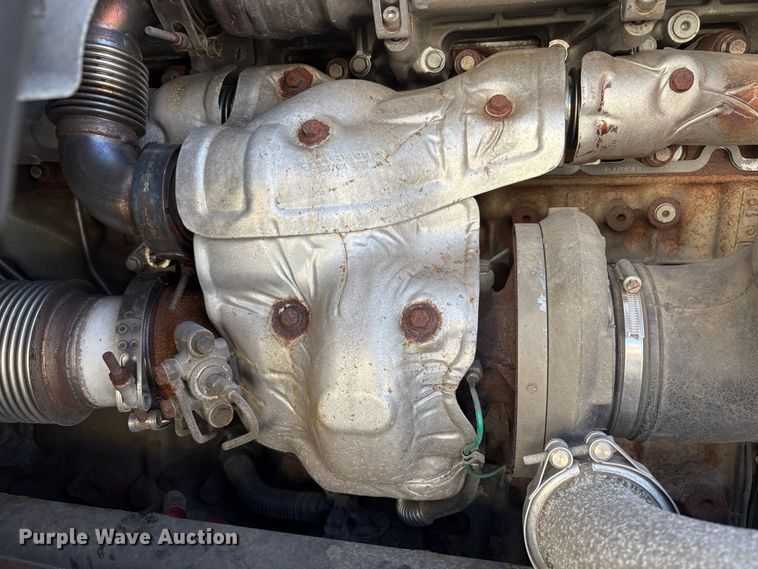 image for item YA1778 2020 Freightliner Cascadia 126 semi truck