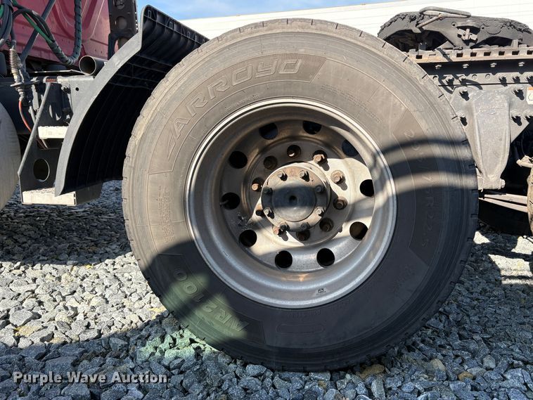 image for item YA1778 2020 Freightliner Cascadia 126 semi truck