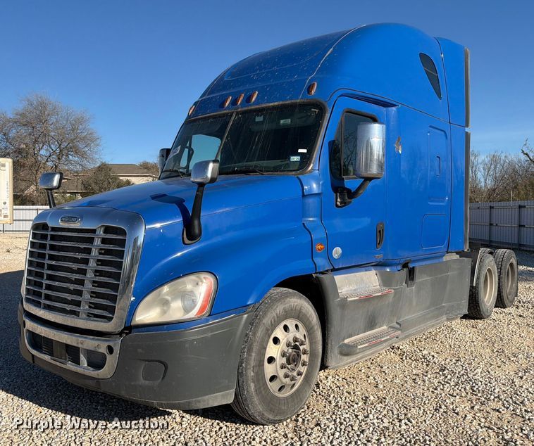 CAMIóN CAMAROTE 2016 FREIGHTLINER