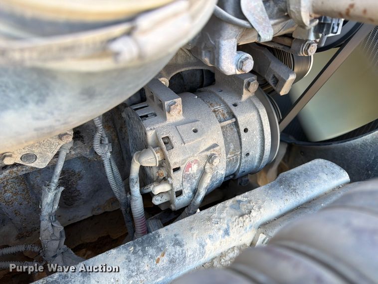 image for item YA1865 2016 Freightliner Cascadia semi truck