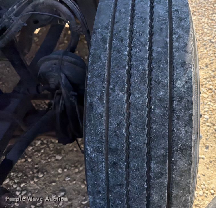 image for item YA1865 2016 Freightliner Cascadia semi truck