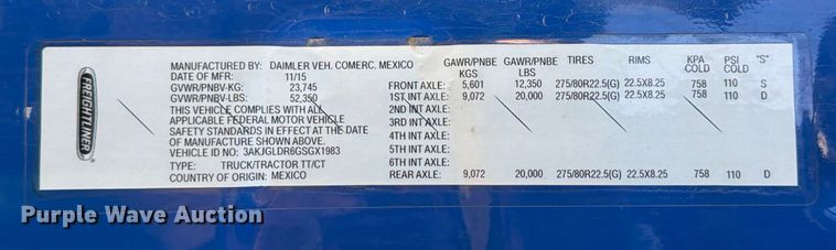 image for item YA1865 2016 Freightliner Cascadia semi truck