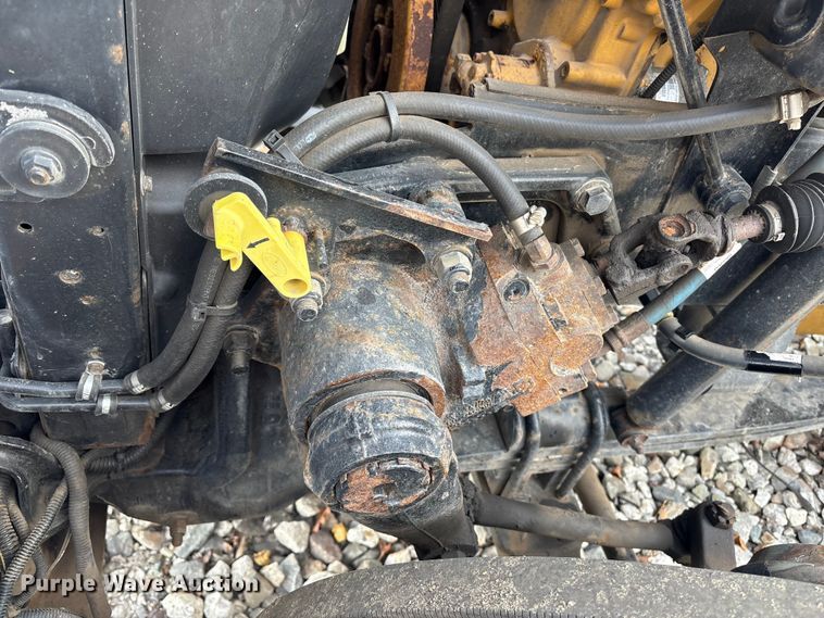 image for item YA1879 2019 Peterbilt 389 glider kit semi truck