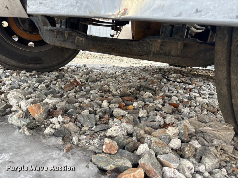 image for item YA1879 2019 Peterbilt 389 glider kit semi truck