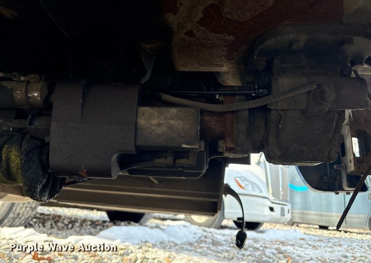 image for item YA1879 2019 Peterbilt 389 glider kit semi truck