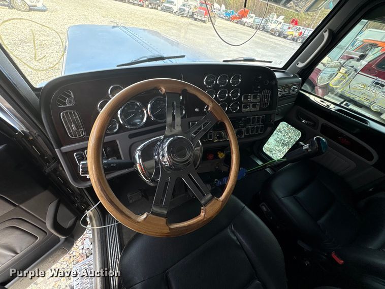 image for item YA1879 2019 Peterbilt 389 glider kit semi truck