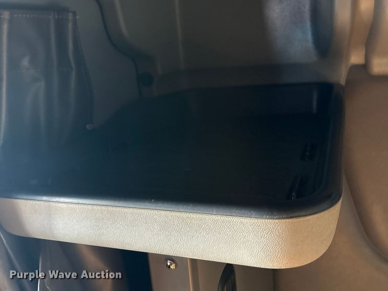 image for item YA1879 2019 Peterbilt 389 glider kit semi truck