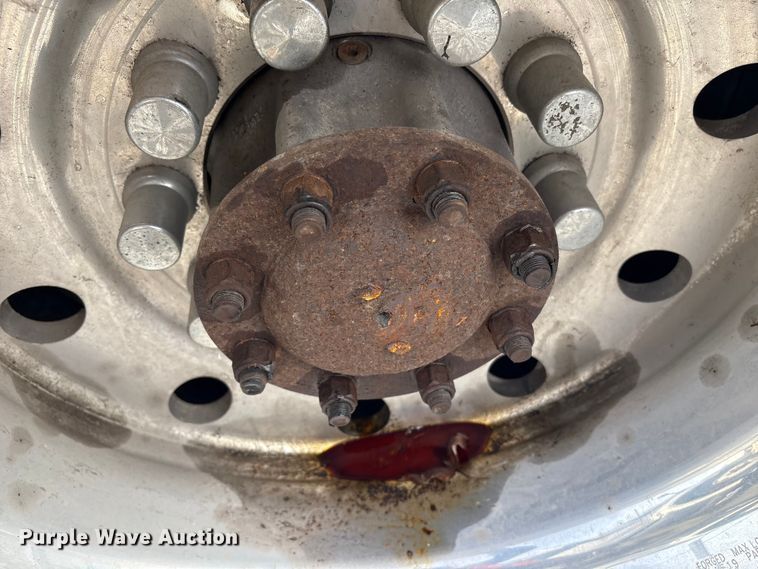 image for item YA1879 2019 Peterbilt 389 glider kit semi truck