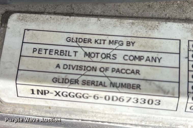 image for item YA1879 2019 Peterbilt 389 glider kit semi truck