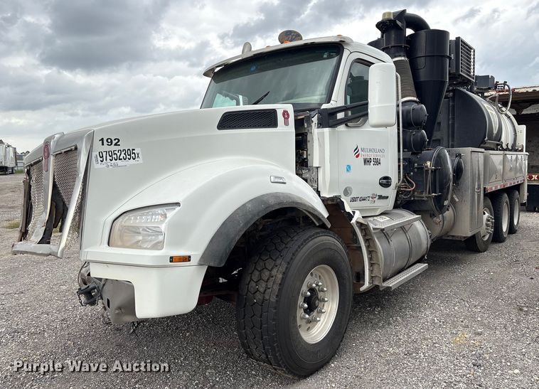 image for item YA1908 2024 Kenworth T880 hydrovac truck