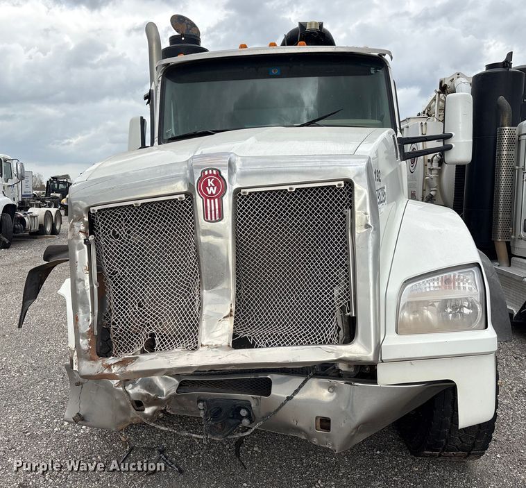 image for item YA1908 2024 Kenworth T880 hydrovac truck