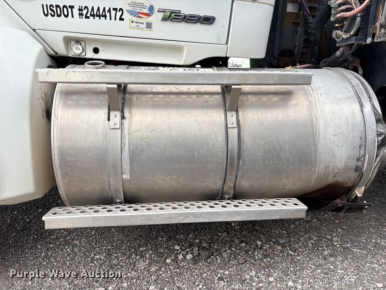 image for item YA1908 2024 Kenworth T880 hydrovac truck