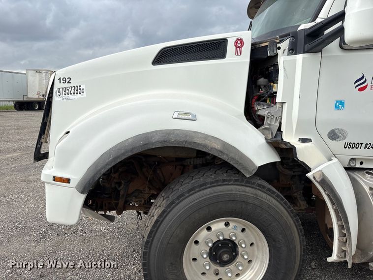 image for item YA1908 2024 Kenworth T880 hydrovac truck