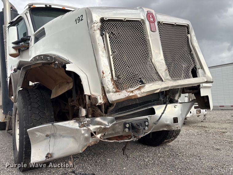 image for item YA1908 2024 Kenworth T880 hydrovac truck