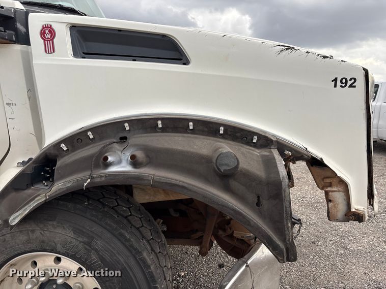 image for item YA1908 2024 Kenworth T880 hydrovac truck