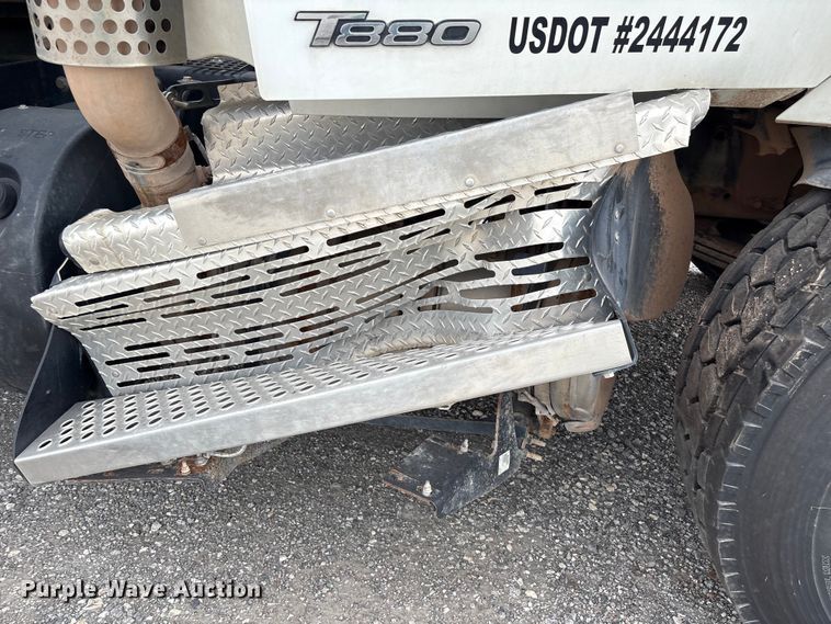 image for item YA1908 2024 Kenworth T880 hydrovac truck