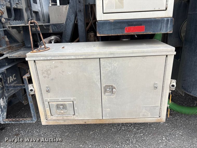 image for item YA1908 2024 Kenworth T880 hydrovac truck