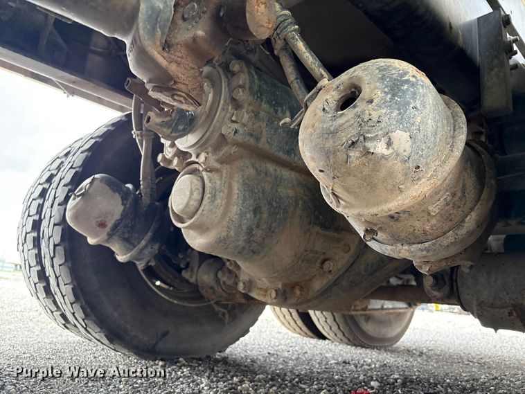 image for item YA1908 2024 Kenworth T880 hydrovac truck