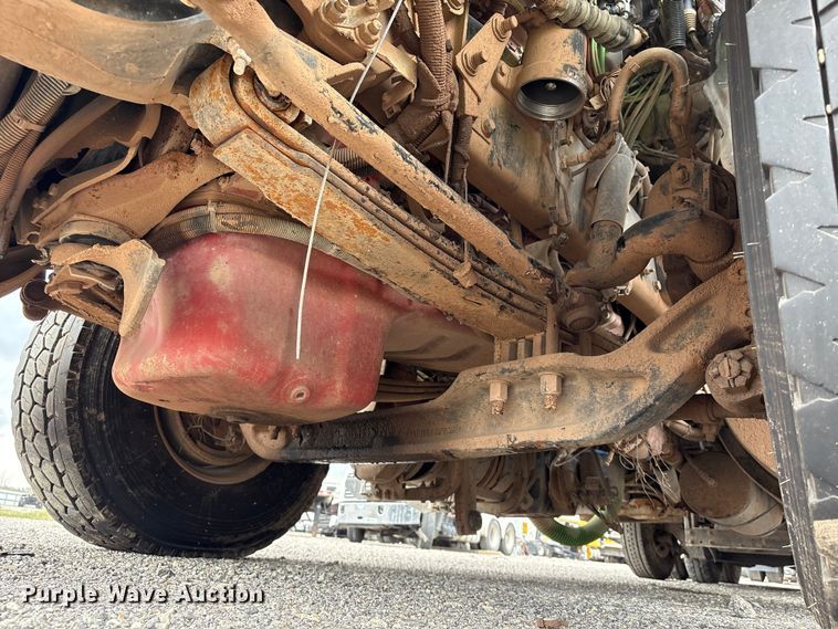 image for item YA1908 2024 Kenworth T880 hydrovac truck