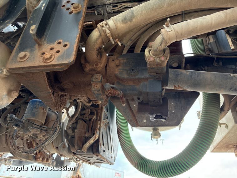 image for item YA1908 2024 Kenworth T880 hydrovac truck