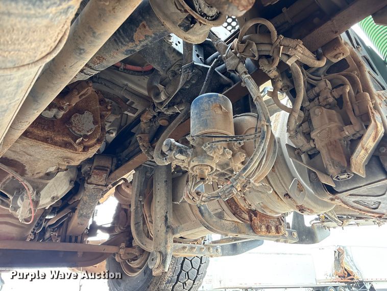 image for item YA1908 2024 Kenworth T880 hydrovac truck