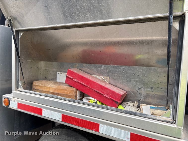 image for item YA1908 2024 Kenworth T880 hydrovac truck