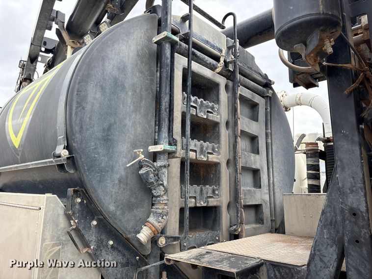 image for item YA1908 2024 Kenworth T880 hydrovac truck