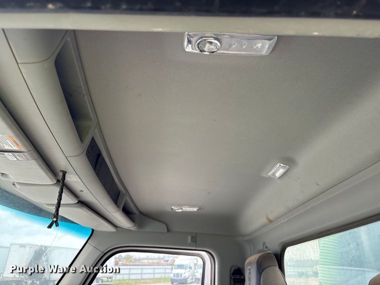 image for item YA1908 2024 Kenworth T880 hydrovac truck