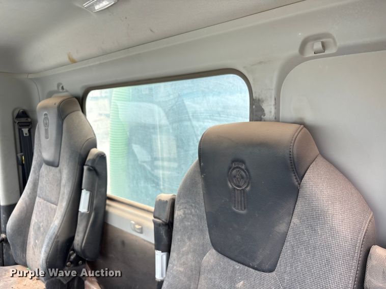 image for item YA1908 2024 Kenworth T880 hydrovac truck