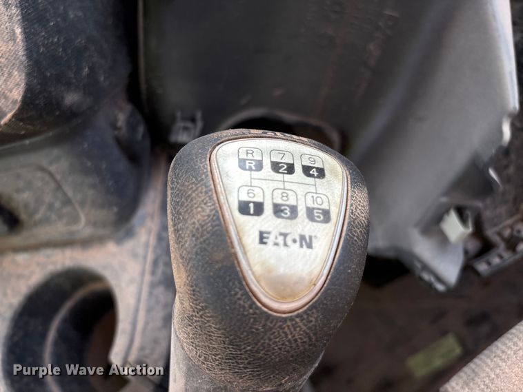 image for item YA1908 2024 Kenworth T880 hydrovac truck