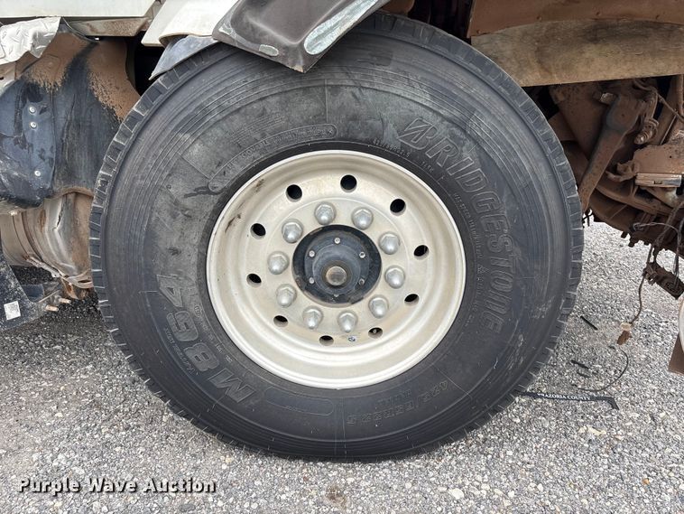 image for item YA1908 2024 Kenworth T880 hydrovac truck