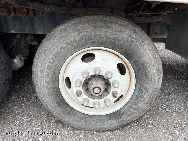 image for item YA1908 2024 Kenworth T880 hydrovac truck