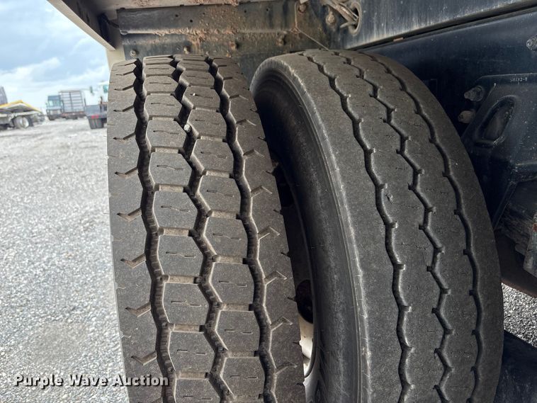 image for item YA1908 2024 Kenworth T880 hydrovac truck