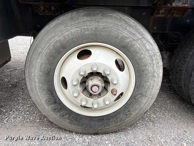 image for item YA1908 2024 Kenworth T880 hydrovac truck