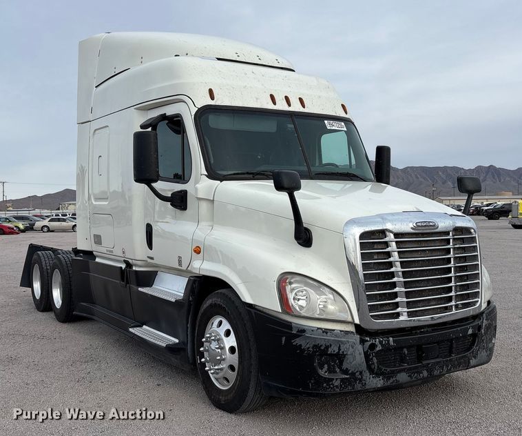 CAMIóN CAMAROTE 2015 FREIGHTLINER