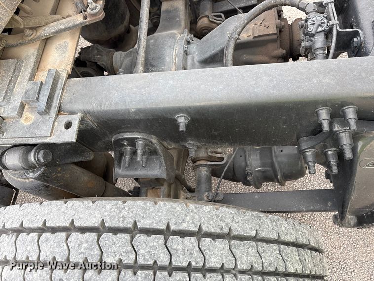 image for item YA1917 2015 Freightliner Cascadia  semi truck