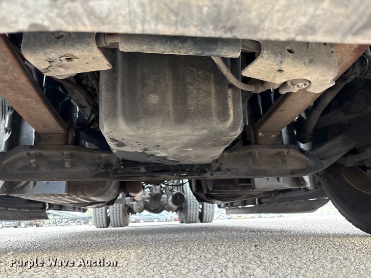 image for item YA1917 2015 Freightliner Cascadia  semi truck