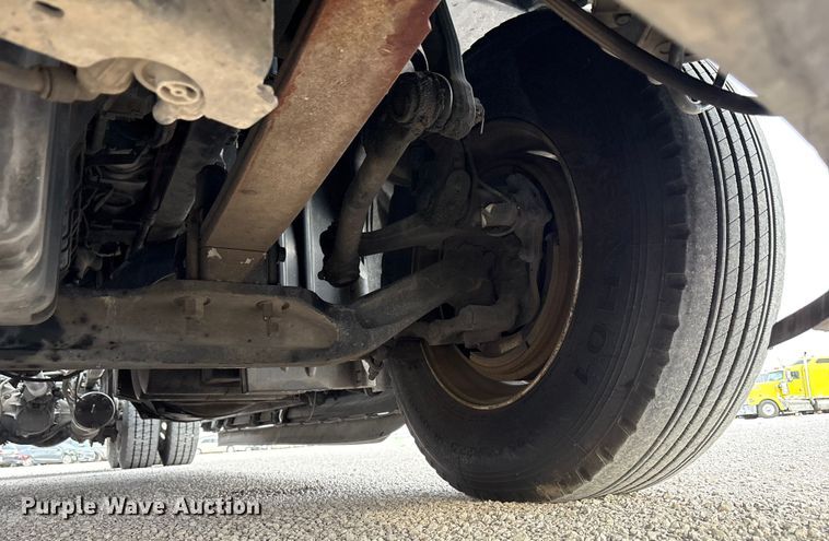 image for item YA1917 2015 Freightliner Cascadia  semi truck