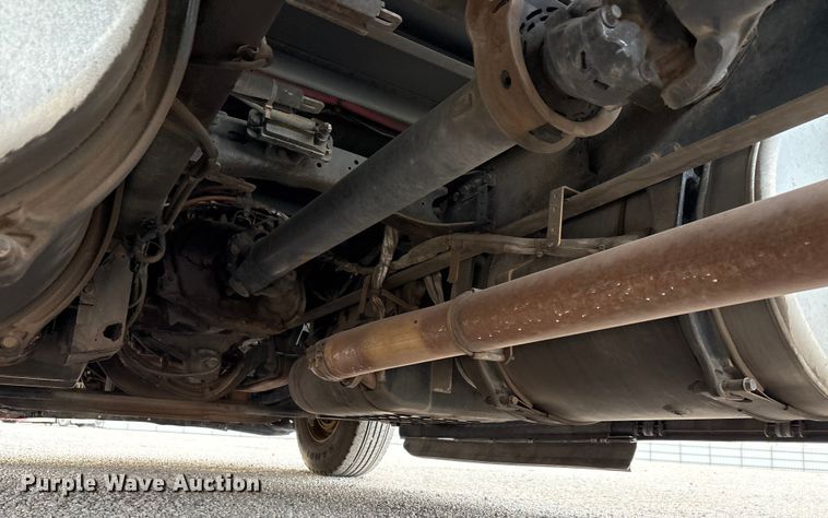 image for item YA1917 2015 Freightliner Cascadia  semi truck