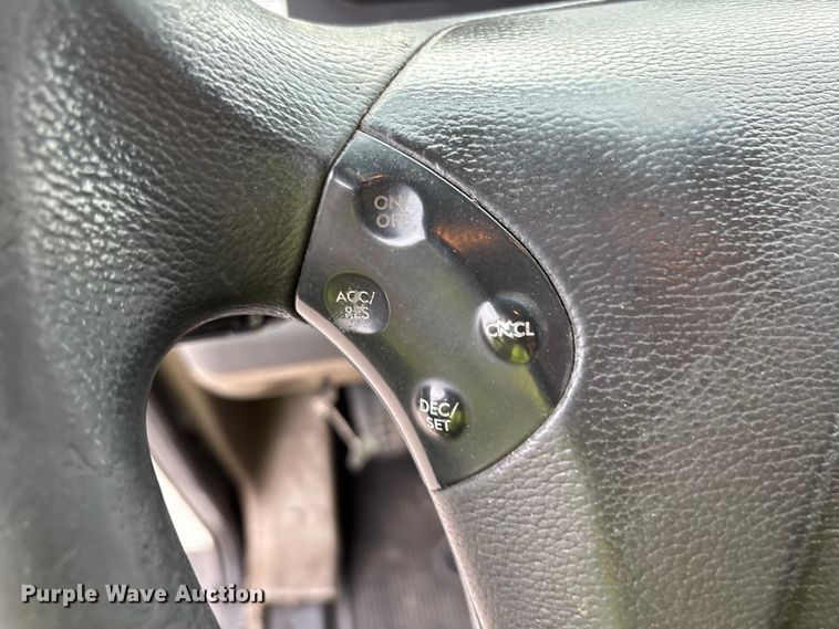 image for item YA1917 2015 Freightliner Cascadia  semi truck