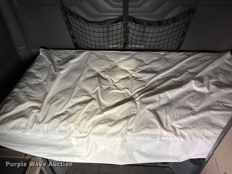 image for item YA1917 2015 Freightliner Cascadia  semi truck